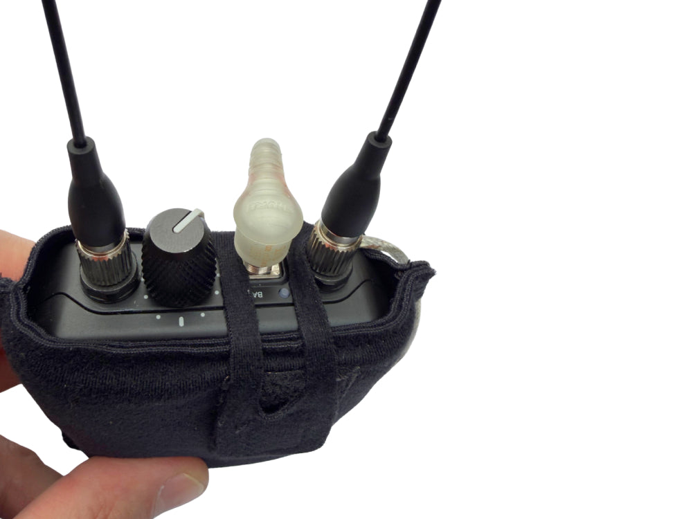 VIVIANA universal pouch for IEM bodypack receiver, black