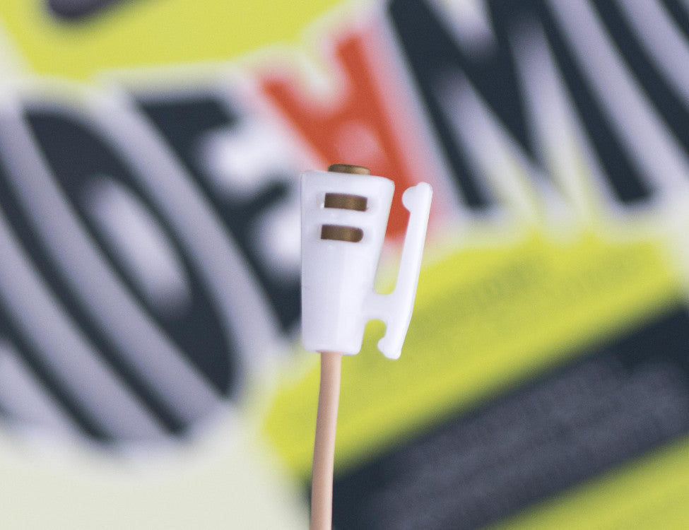 HIDE-A-MIC shirt-holder DPA 6060 / Sennheiser MKE1, white