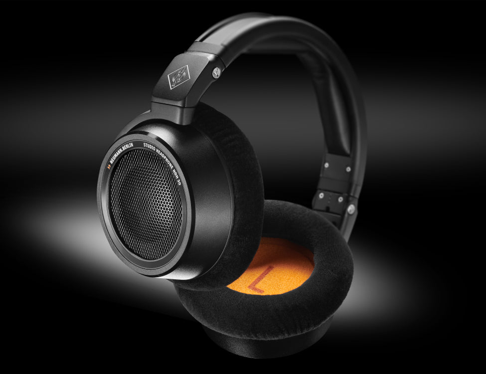 NEUMANN NDH30 black