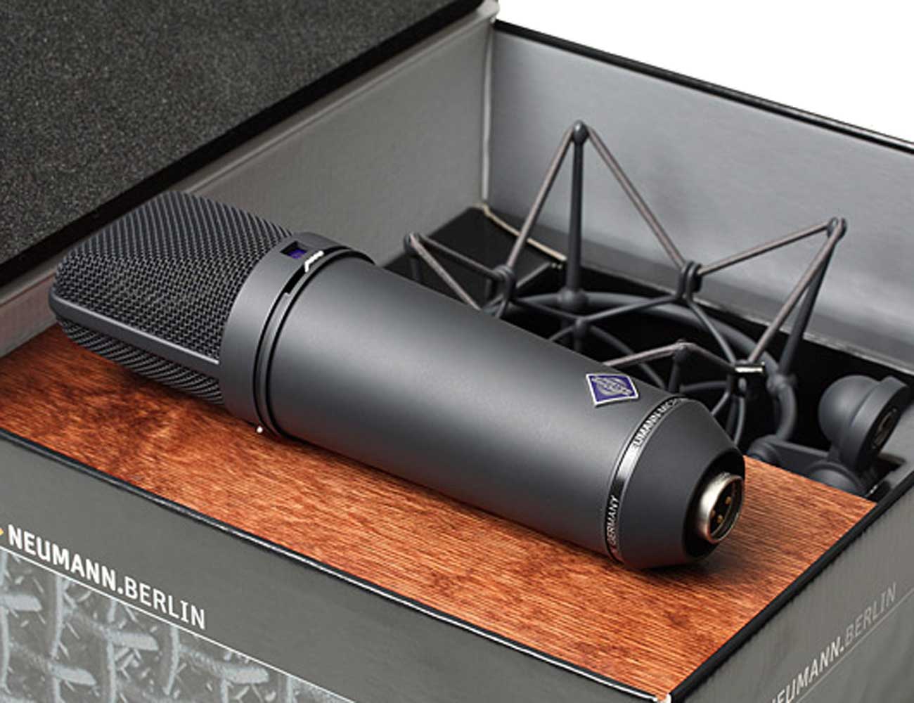 NEUMANN U 87Ai black, studio set